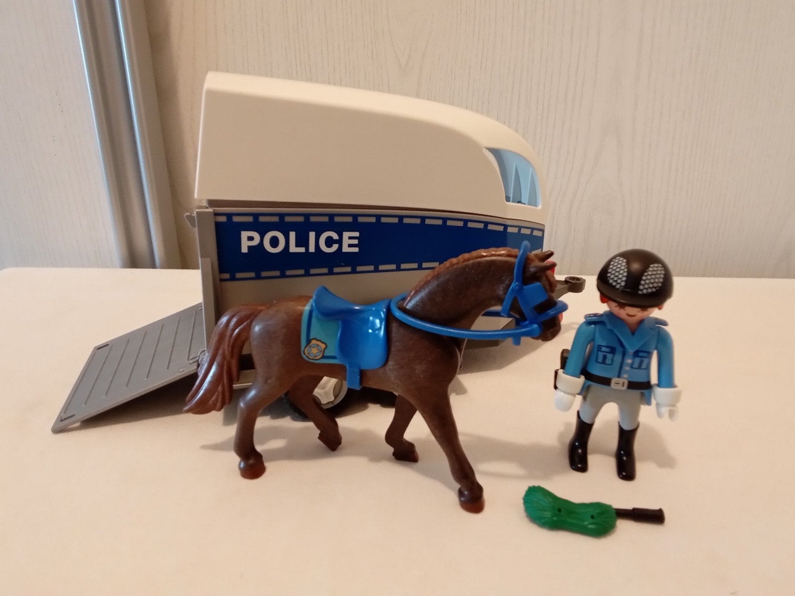 Playmobil 6922 politie paardentrailer compleet, Kinderen en Baby's, Speelgoed | Playmobil, Complete set, Voertuig, Ophalen of Verzenden