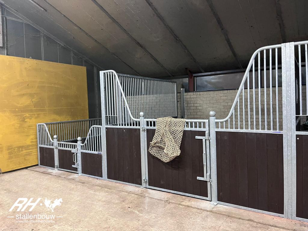 Shetland| mini voorwand | mini paardenboxen, Stalling, 4 paarden of pony's of meer