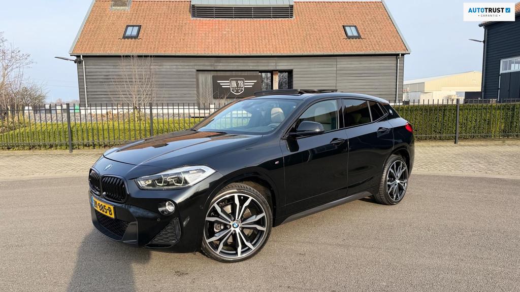 BMW X2 SDrive20i High Exe M-Pakket Panoramadak leer Navi Hea, 1998 cc, X2, 1435 kg, Zwart