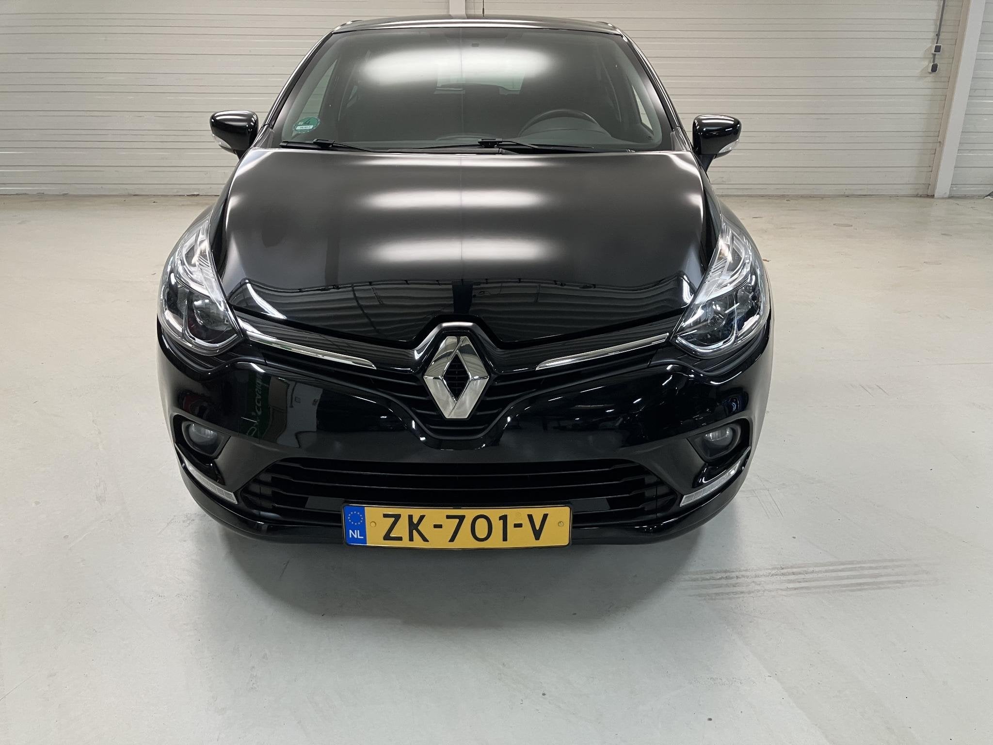 Renault Clio 0.9 TCe Limited Navigatie / Lichtmetalen velgen, Voorwielaandrijving, 898 cc, Stof, Euro 6
