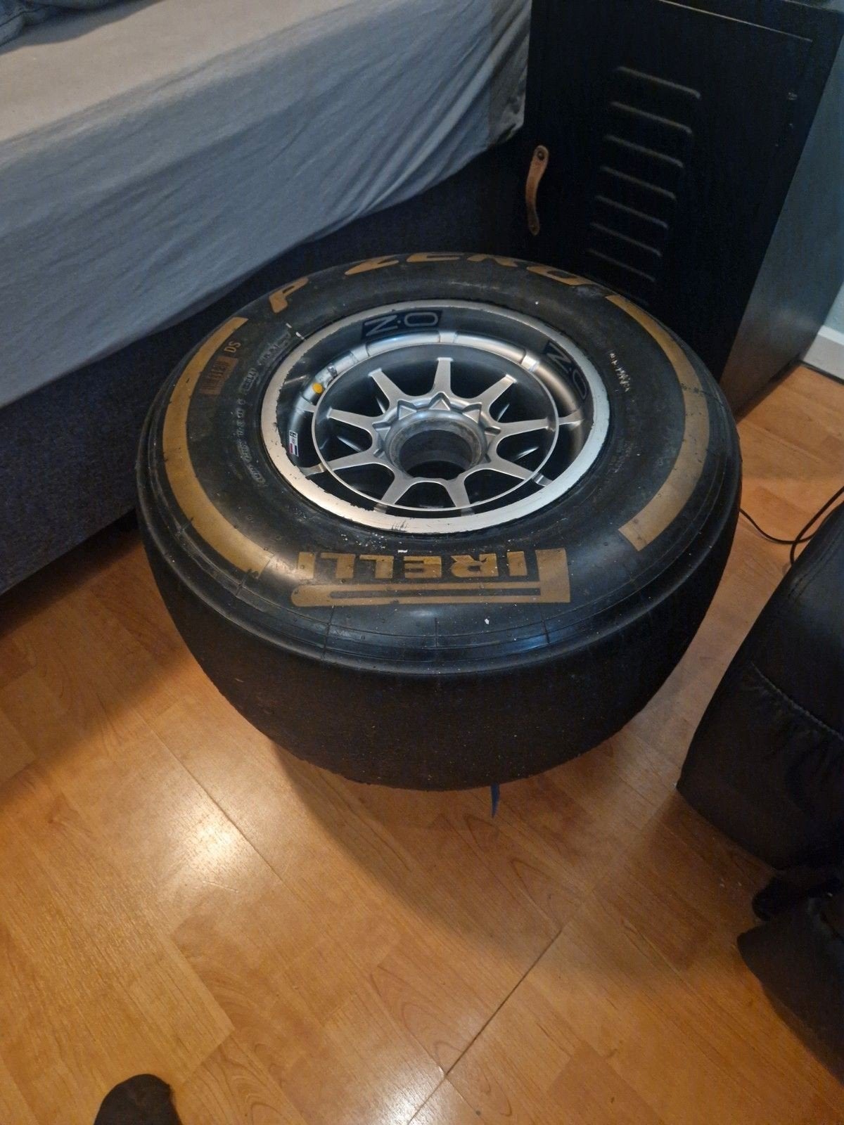F1 Red Bull Racing Velg met Band - Max Verstappen, Verzamelen, Automerken, Motoren en Formule 1, Ophalen of Verzenden, Gebruikt