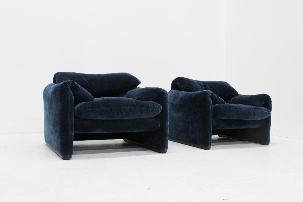 Cassina Maralunga armchairs by Vico Magistretti set of 2, Vintage, Tweepersoons, 75 tot 100 cm, Ophalen of Verzenden