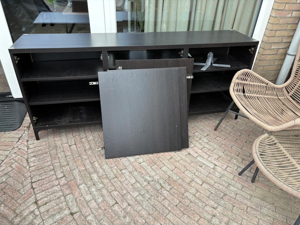 Gratis Besta tv meubel met deurtjes en leg planken, Ophalen, Gebruikt, 150 tot 200 cm, Minder dan 100 cm