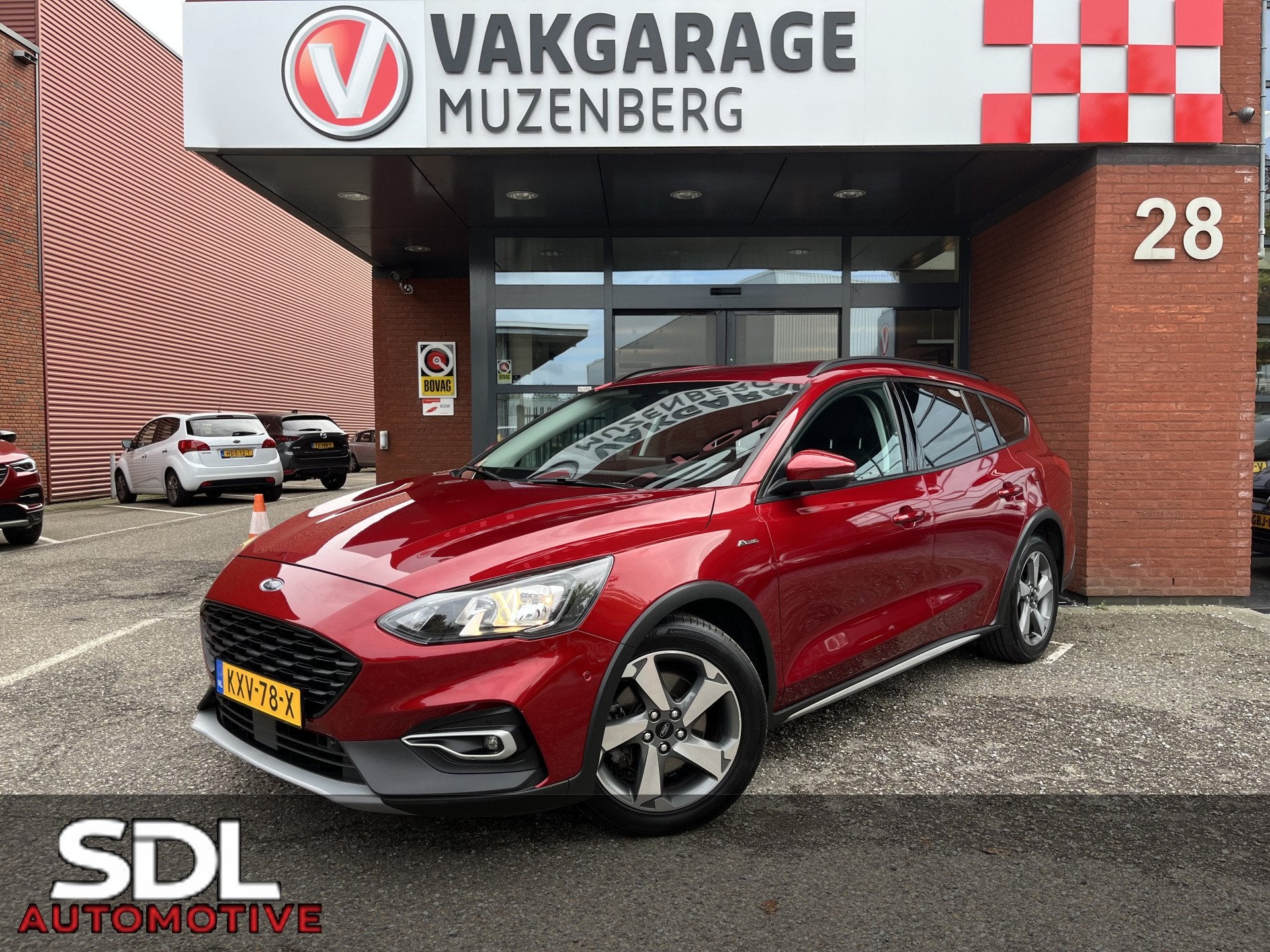 Ford FOCUS Wagon 1.5 EcoBoost 183PK! Active X ST-Line Busine, Auto's, 1345 kg, Zwart, Origineel Nederlands, Verwarmde buitenspiegels