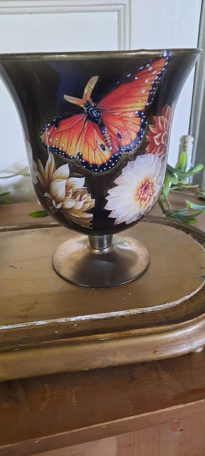 Decoratieve vaas met bloemen en vlinders, Ophalen of Verzenden
