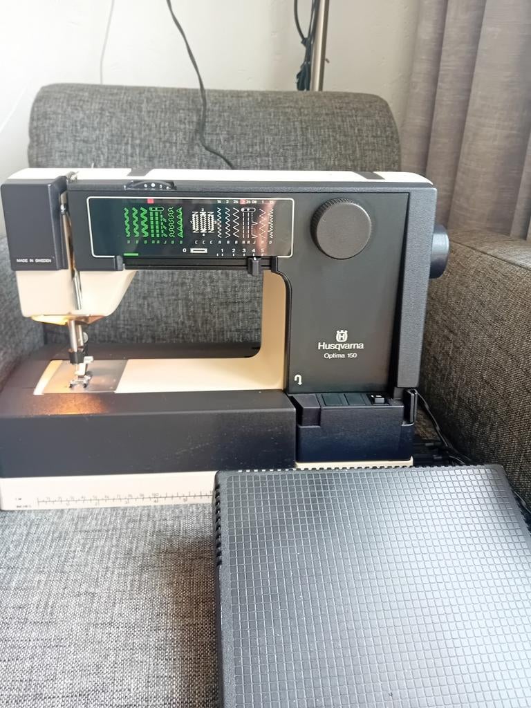 Husqvarna naaimachine, Hobby en Vrije tijd, Ophalen of Verzenden, Gebruikt, Naaimachine, Husqvarna