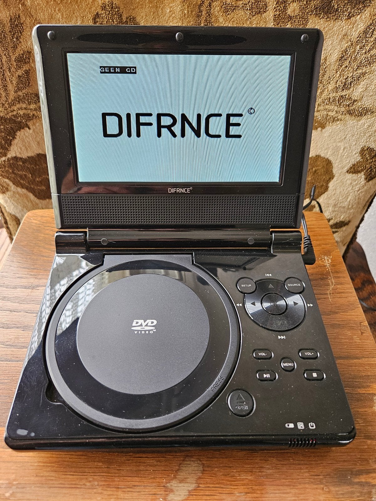 DIFRNCE Draagbare DVD-speler - Perfect voor onderweg!, Gebruikt, Draagbaar, Ophalen, Overige merken