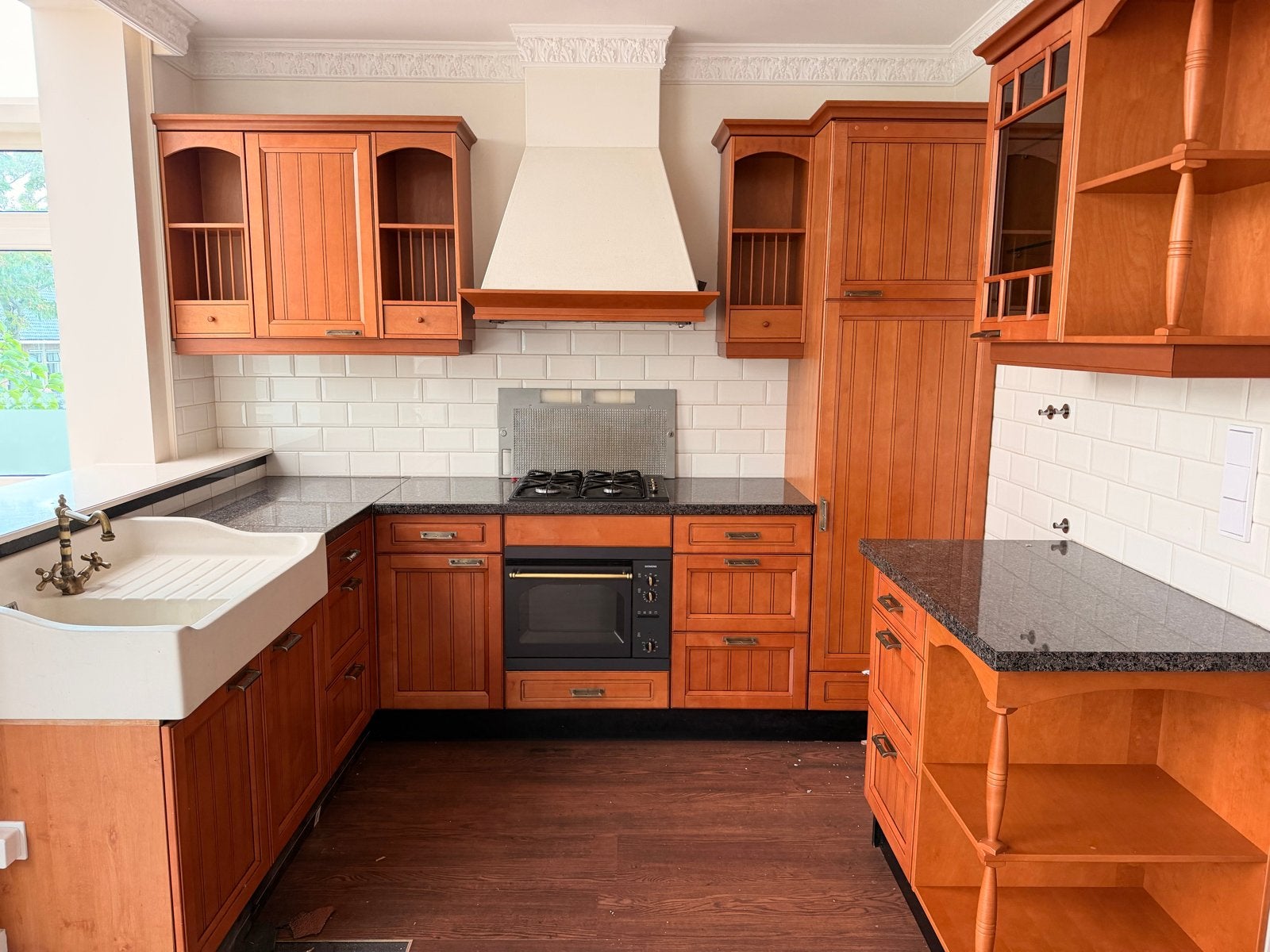 Complete Keuken met Siemens Apparatuur en Granieten Blad, Huis en Inrichting, Ophalen, Gebruikt, Bruin, Hoekkeuken