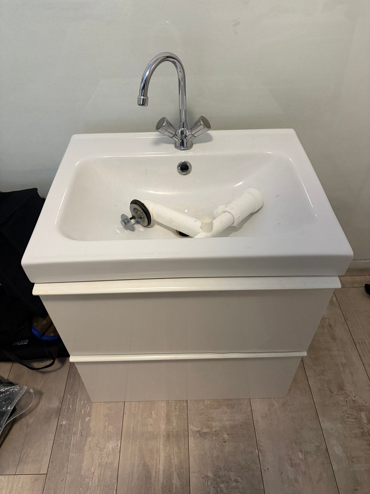 Wastafel met onderkast en kraan - Gebruikt, Doe-het-zelf en Verbouw, Sanitair, Ophalen, Gebruikt, Chroom, Wastafel