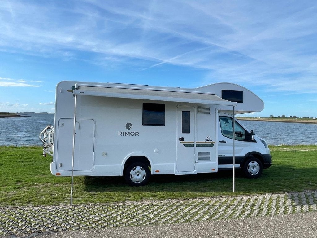 Luxe Rimor Kilig 5 voor 6 personen(2026), Caravans en Kamperen, Automaat, Ringverwarming, Raamblindering, Ford