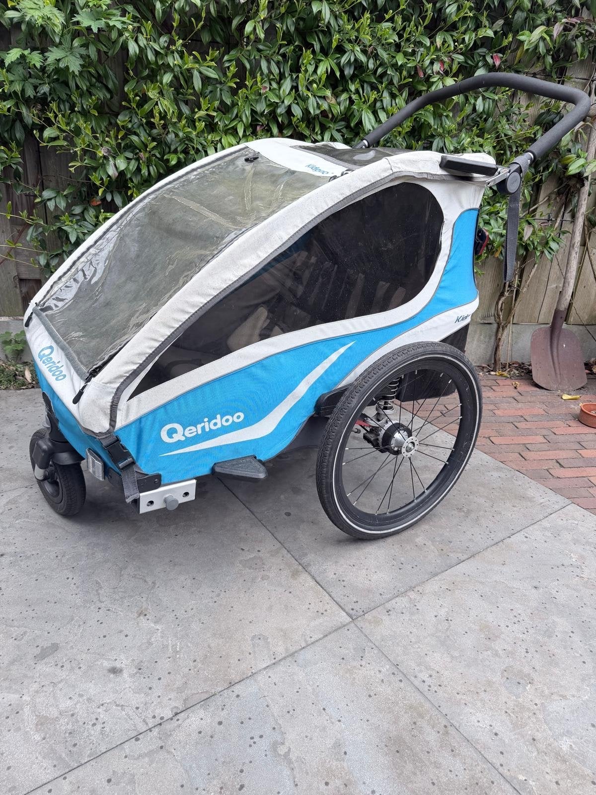 Qeridoo Kidgoo 2 Kinderfietskar met vering en wandelset, Ophalen, Gebruikt, Vering, Kinderkar
