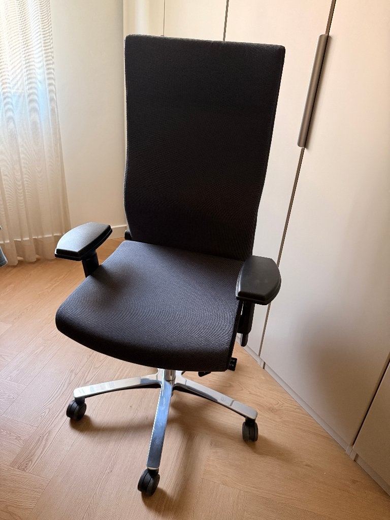 Löffler Lezgo bureaustoel – hoge rug + Lumbaalsteun, Ophalen, Zwart, Zo goed als nieuw, Bureaustoel