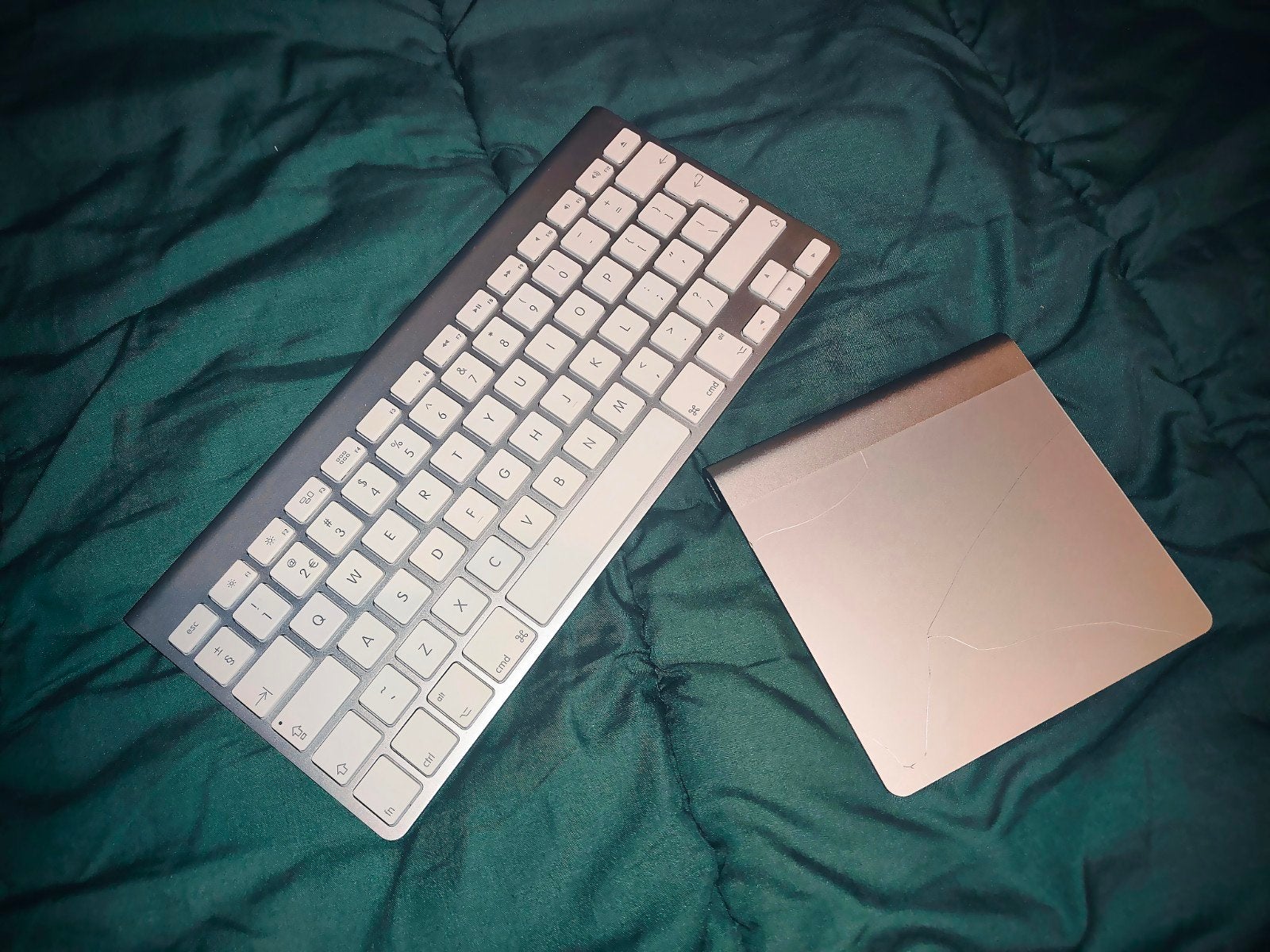 Apple draadloze toetsenbord (A1314) + Magic Trackpad (A1339), Computers en Software, Ophalen of Verzenden, Gebruikt, Draadloos