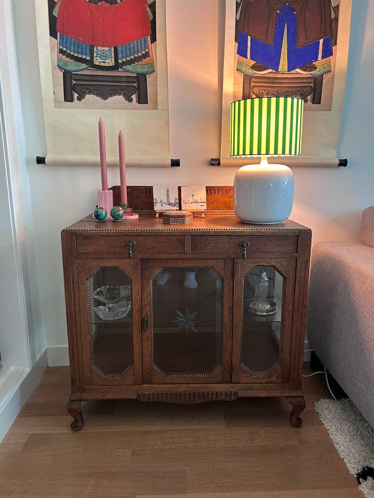 Vintage vitrinekastje, theekastje met geslepen glas, Ophalen, Gebruikt, Vintage, antiek, 50 tot 100 cm