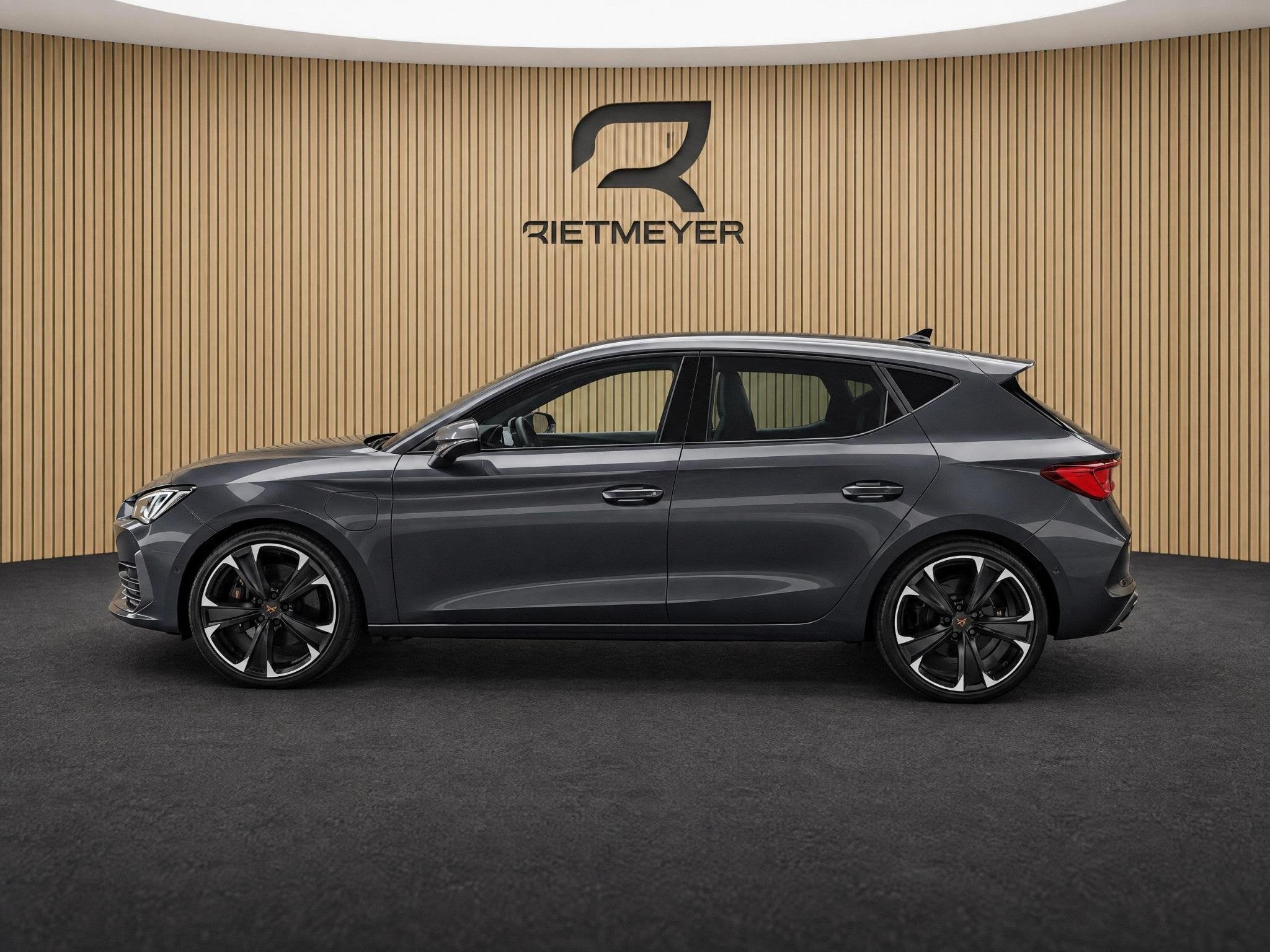 CUPRA Leon 1.4 e-Hybrid VZ Business |Panorama dak |Camera |S, Auto's, 12 maanden, Stof, Gebruikt, 4 cilinders