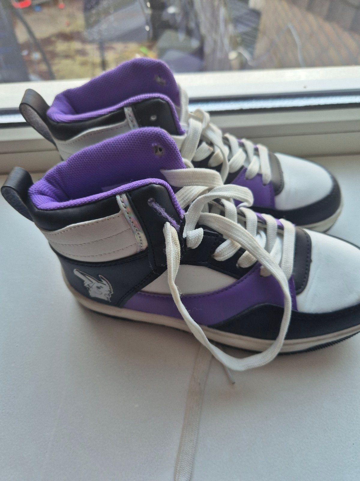 Hoge sneakers maat 33 - Paars/zwart-wit - Zo goed als nieuw, Ophalen of Verzenden, Zo goed als nieuw, Jongen of Meisje, Sportschoenen