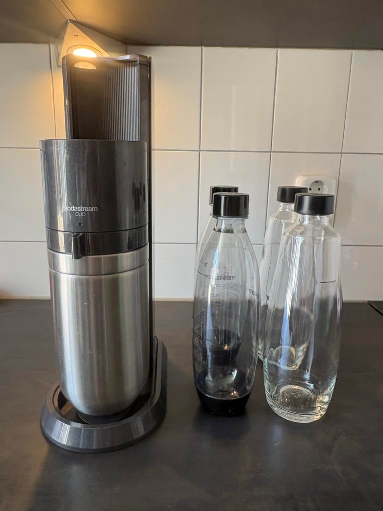 Sodastream DUO met 4 flessen, Witgoed en Apparatuur, Onderdelen en Toebehoren, Ophalen of Verzenden, Zo goed als nieuw