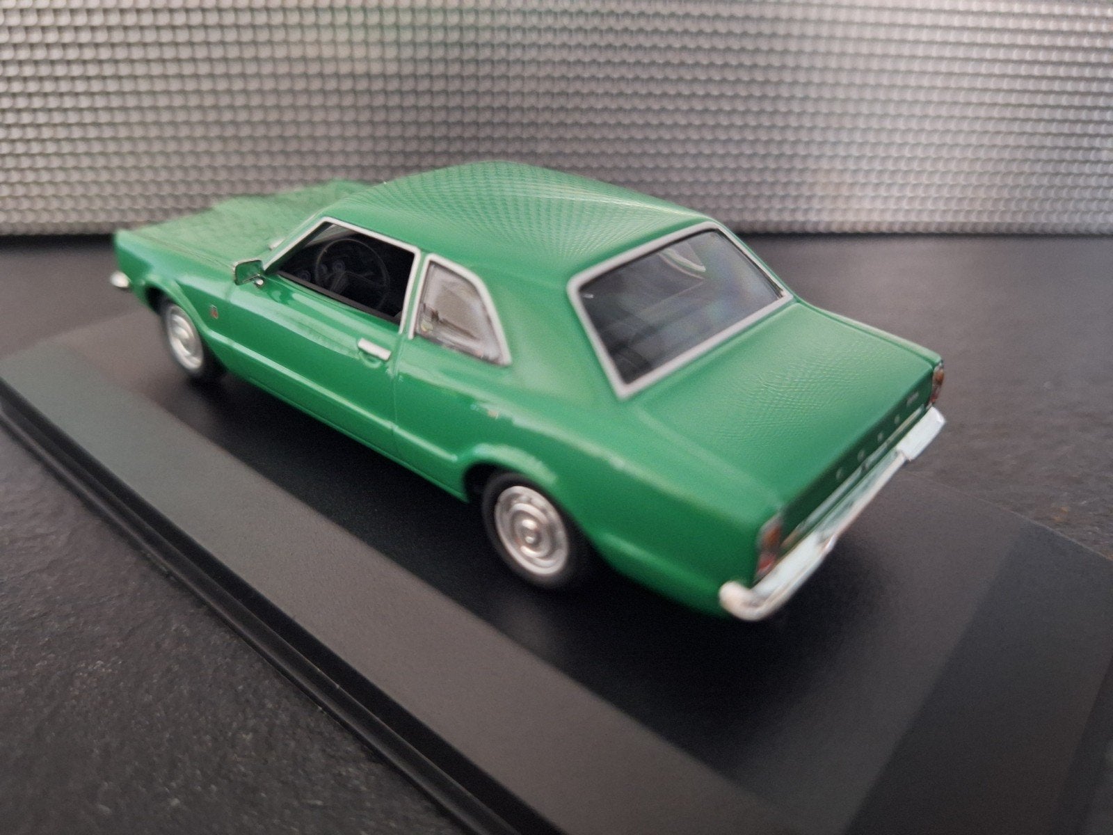 Ford Taunus 1970 Schaal 1:43, Overige merken, Nieuw, Ophalen of Verzenden, Maxichamps