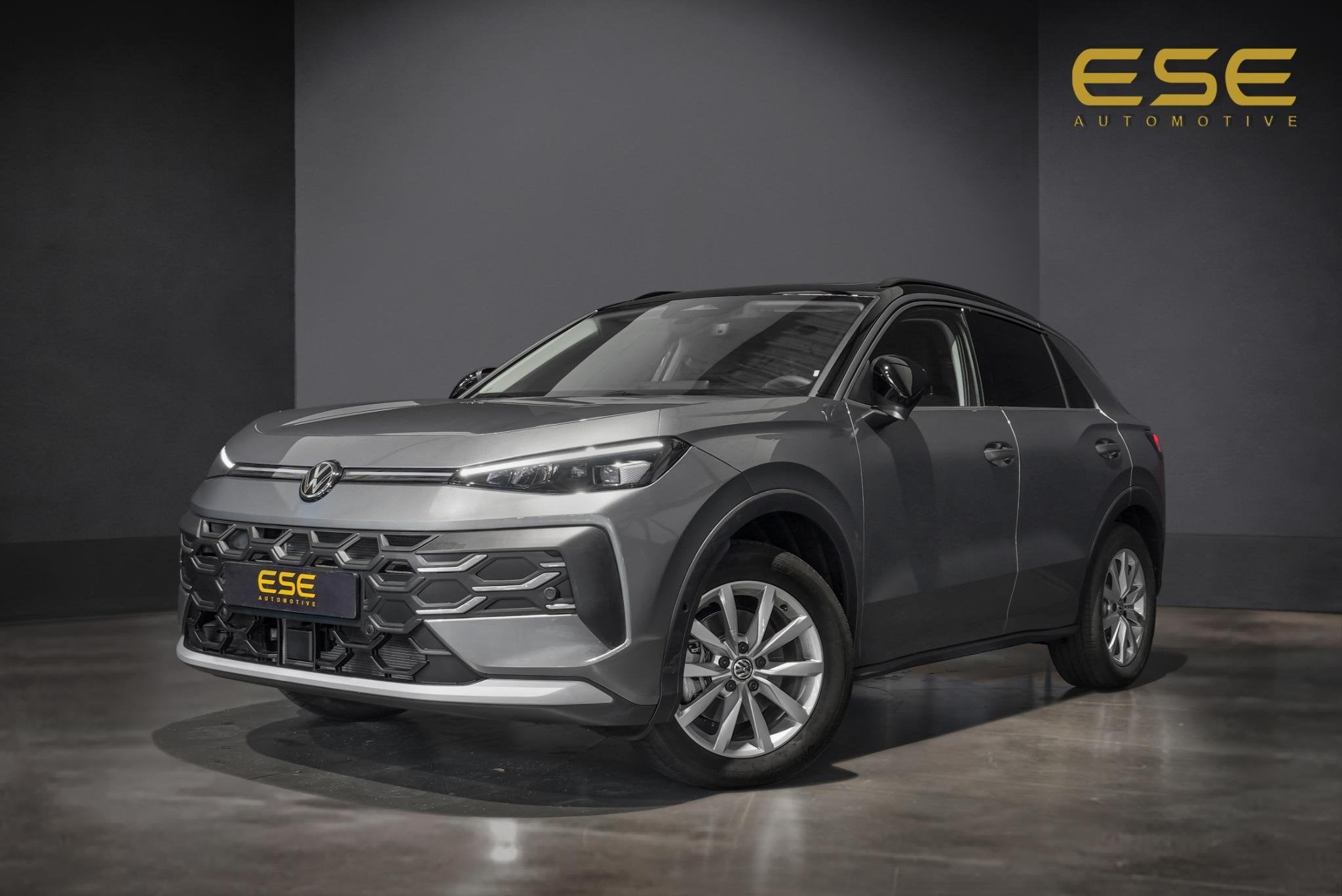 Volkswagen T-Roc 1.5 eTSI Life |Pano|Camera|Trekhaak|, Auto's, 1374 kg, Stof, Euro 6, 4 cilinders