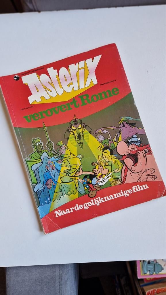Asterix verovert Rome - Naar de gelijknamige film, Eén stripboek, Ophalen of Verzenden, Gelezen, René Goscinny