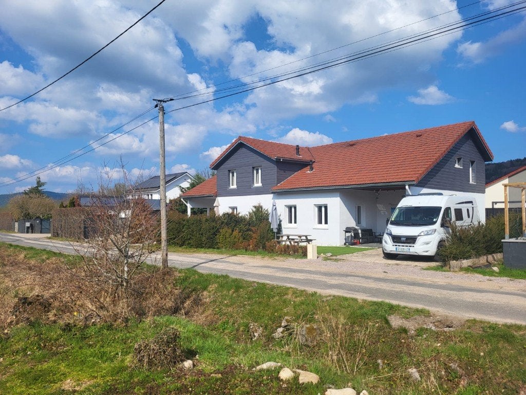Pand met twee losse woningen, ideaal voor de verhuur, Huizen en Kamers, Buitenland, 203 m², Frankrijk, Woonhuis, Verkoop zonder makelaar