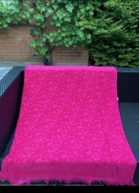 ZGAN! Handdoek Sissyboy hardroze met patroon 160 x 95 cm, Overige merken, Handdoek, Ophalen of Verzenden, Zo goed als nieuw