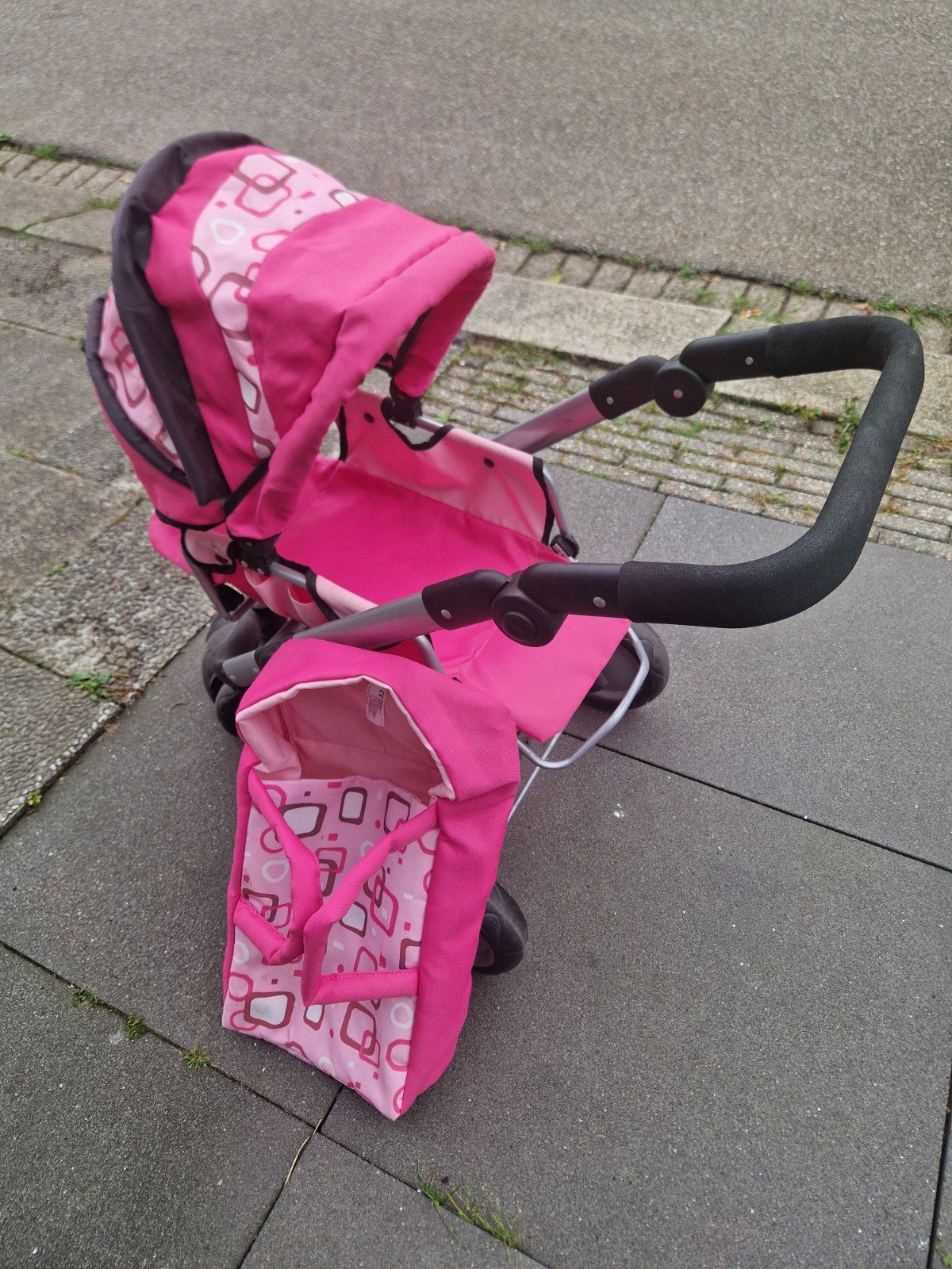Roze poppenwagen met draagzak Bayer design, Kinderen en Baby's, Speelgoed | Poppen, Ophalen, Gebruikt, Overige typen