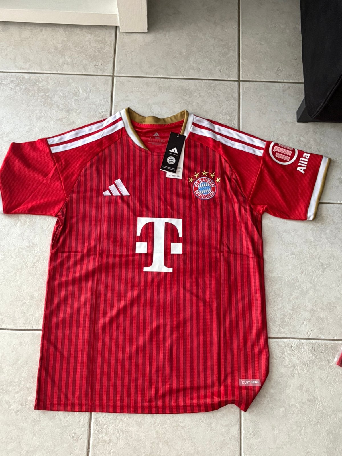 Bayern München shirt Saibari nieuw, Maat 52/54 (L), Nieuw, Ophalen of Verzenden, Voetbal