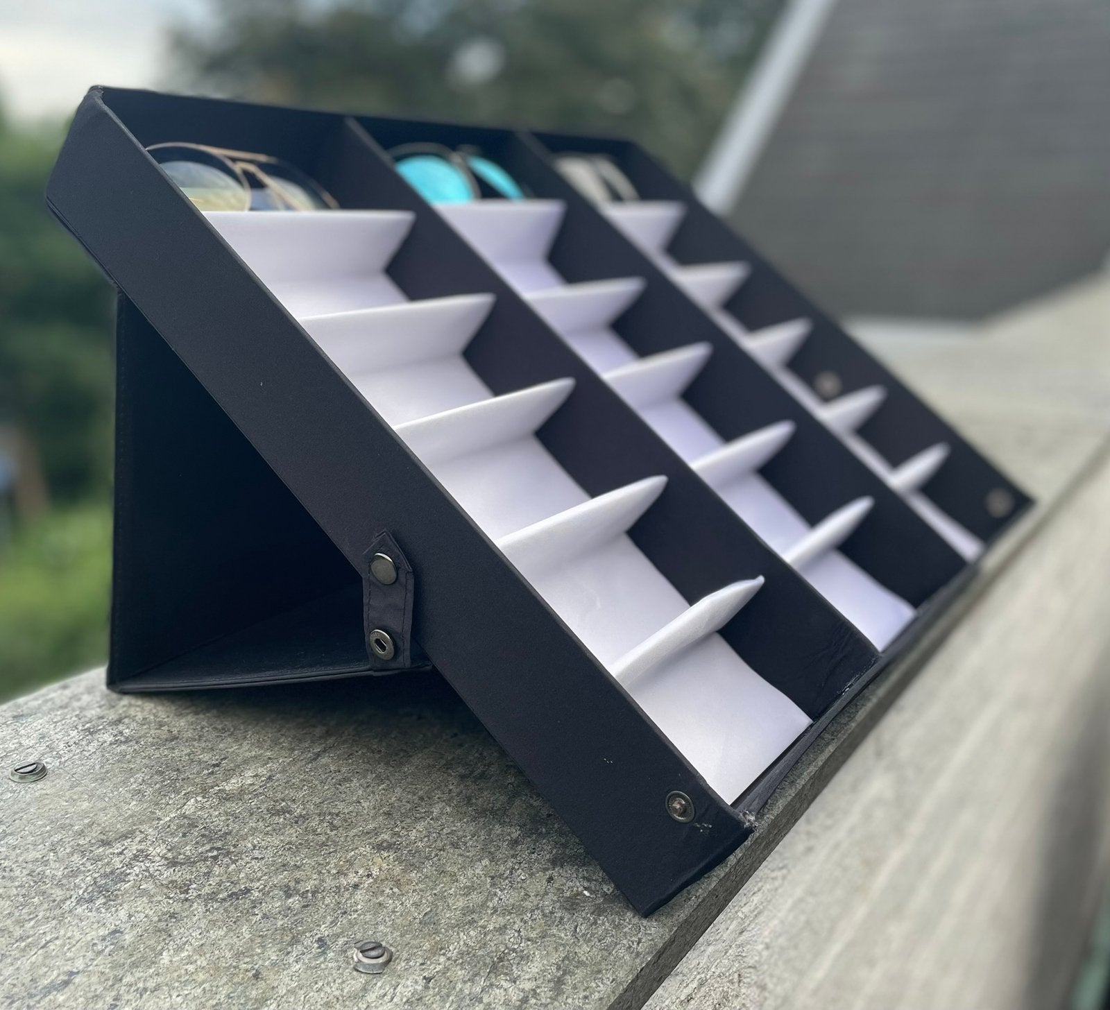 Glasses Organizer 18 Grids | Zonnebrillen Display Doos, Ophalen of Verzenden, Gebruikt, Zwart, Overige merken