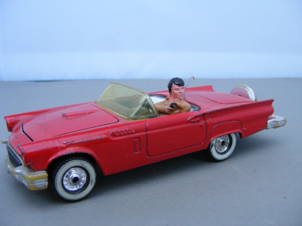 Ford thunderbird corgi 1/36 dan tanna van de tv serie vegas, Ophalen of Verzenden, Zo goed als nieuw, Auto