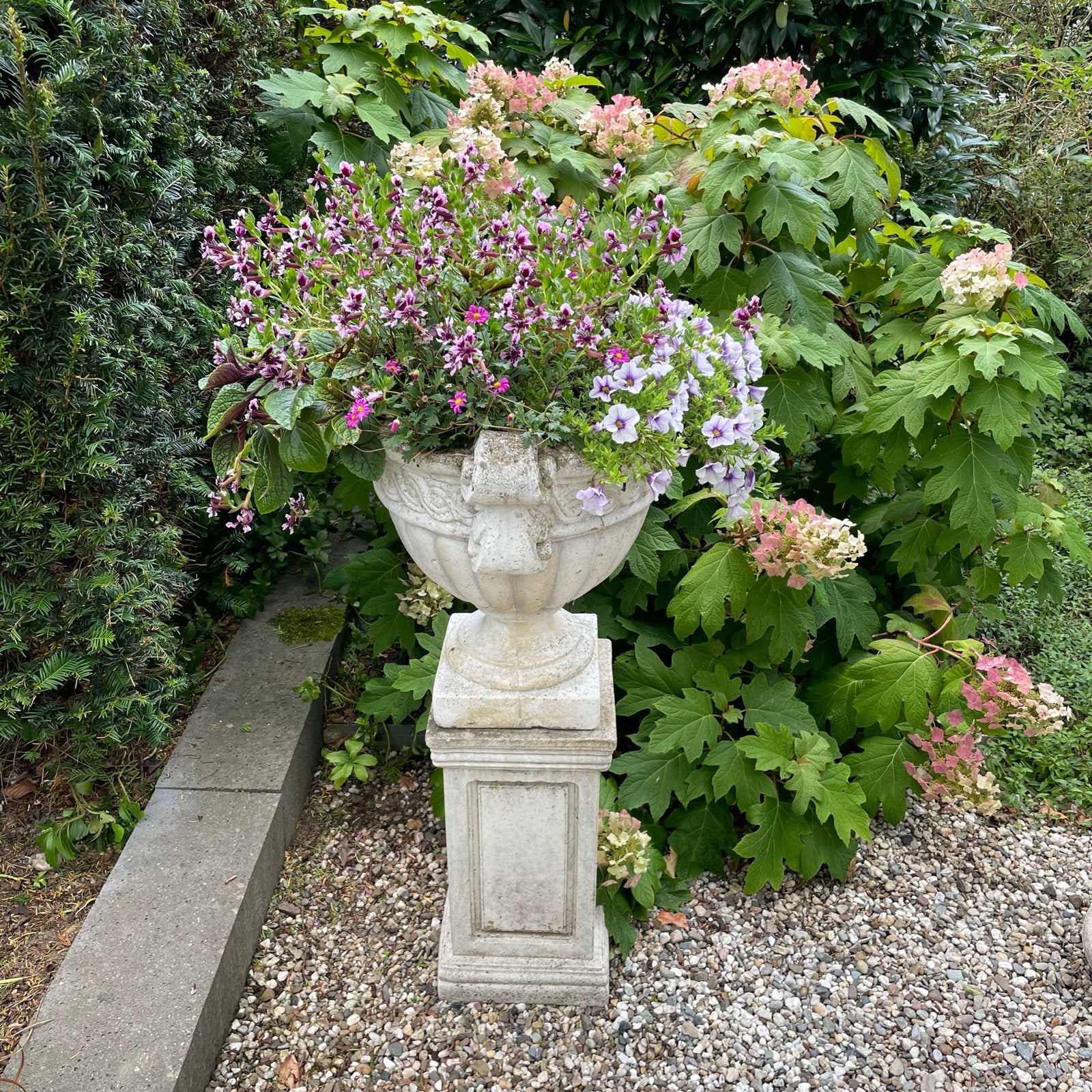 Decoratieve bloempot op sokkel - Klassieke stijl, Ophalen, Steen, Gebruikt, Balkon