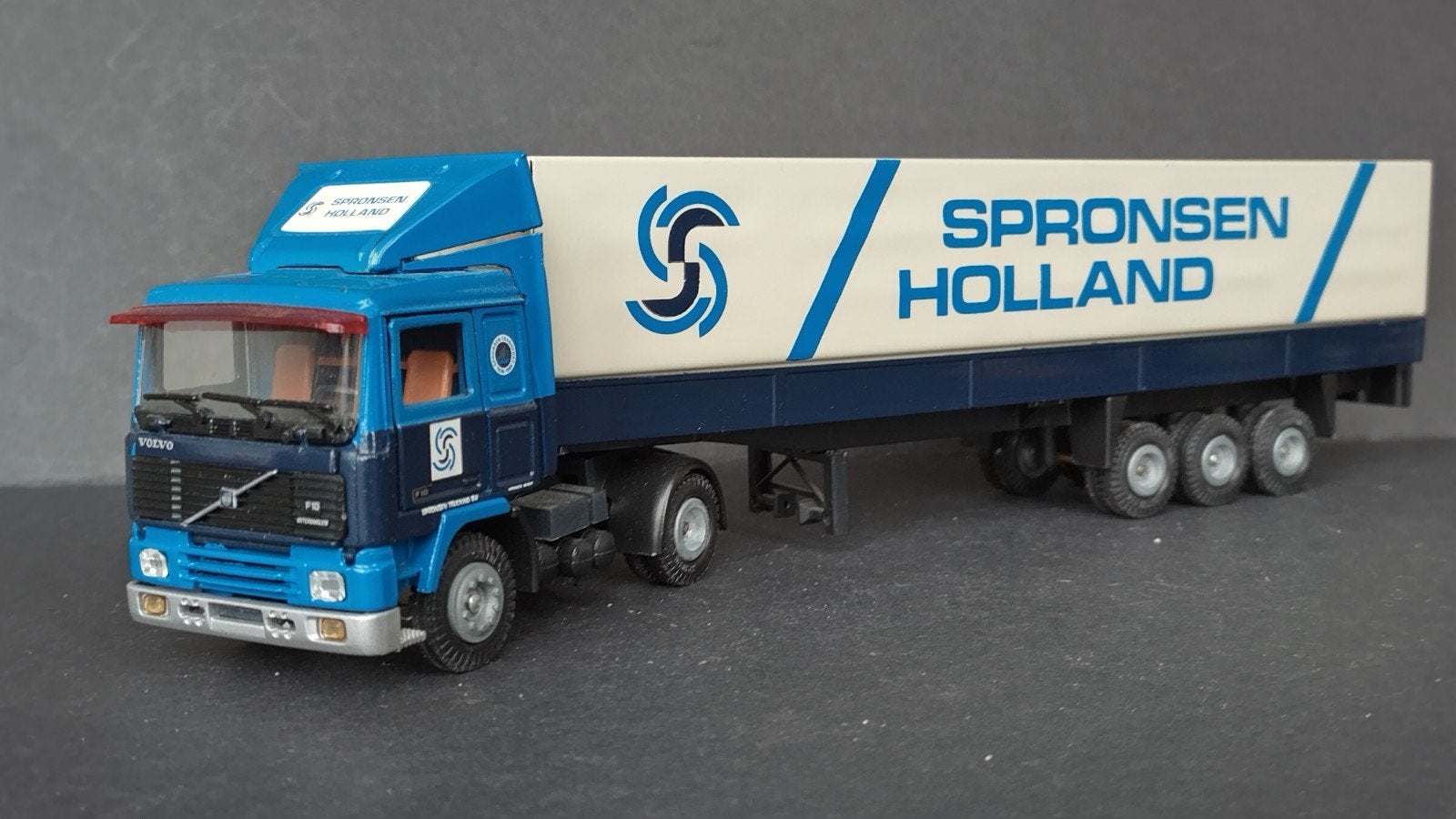 Volvo F10 Spronsen Monster Holland Sweden 1;50 Tekno Pol, Hobby en Vrije tijd, Modelauto's | 1:50, Verzenden, ., De Lier Holland