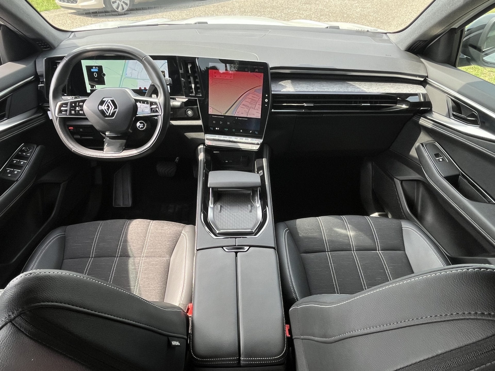 Renault Austral 1.2 E-Tech full hybrid 200PK techno / Dealer, Auto's, Gebruikt, 1199 cc, Wit, 1492 kg