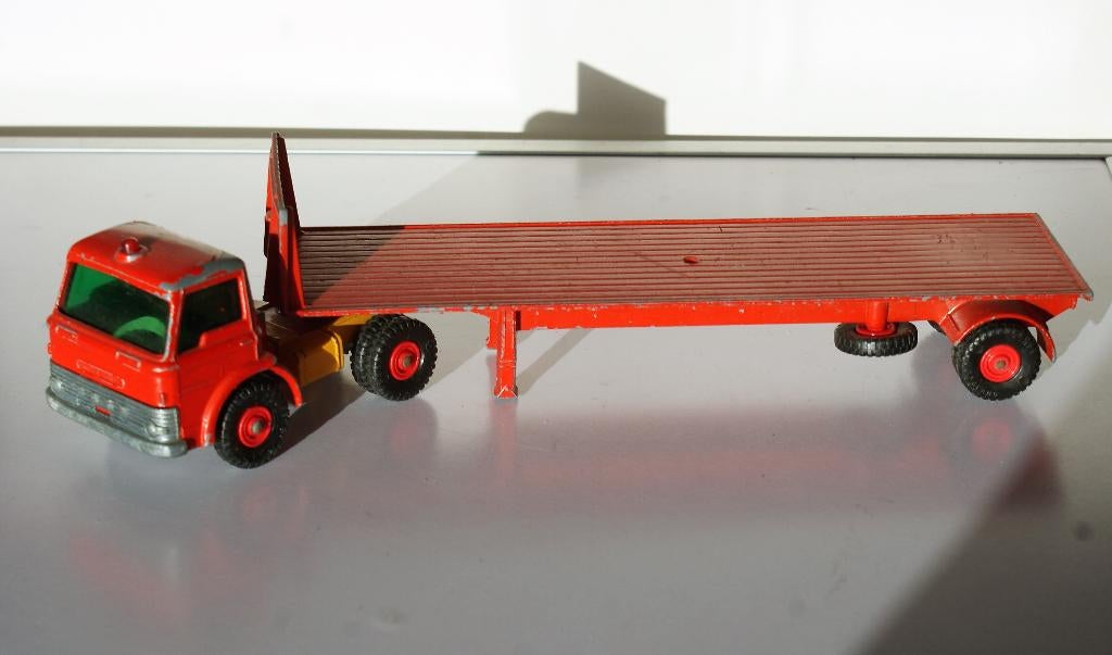 Matchbox KZ 20 Ford + oplegger, Ophalen of Verzenden, Gebruikt, Bus of Vrachtwagen, Matchbox