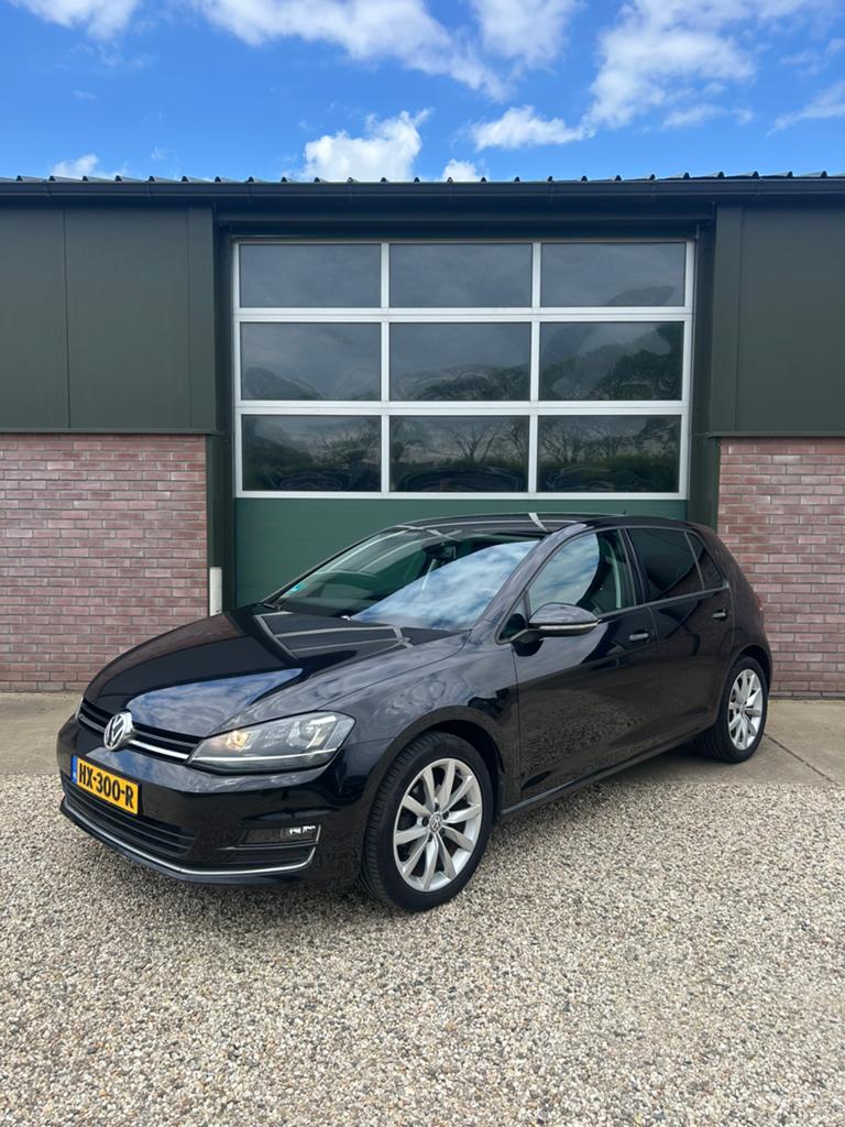 Volkswagen Golf 1.2 2016 Highline TREKHAAK/NETTE AUTO, Auto's, Voorwielaandrijving, 4 cilinders, 610 kg, Zwart