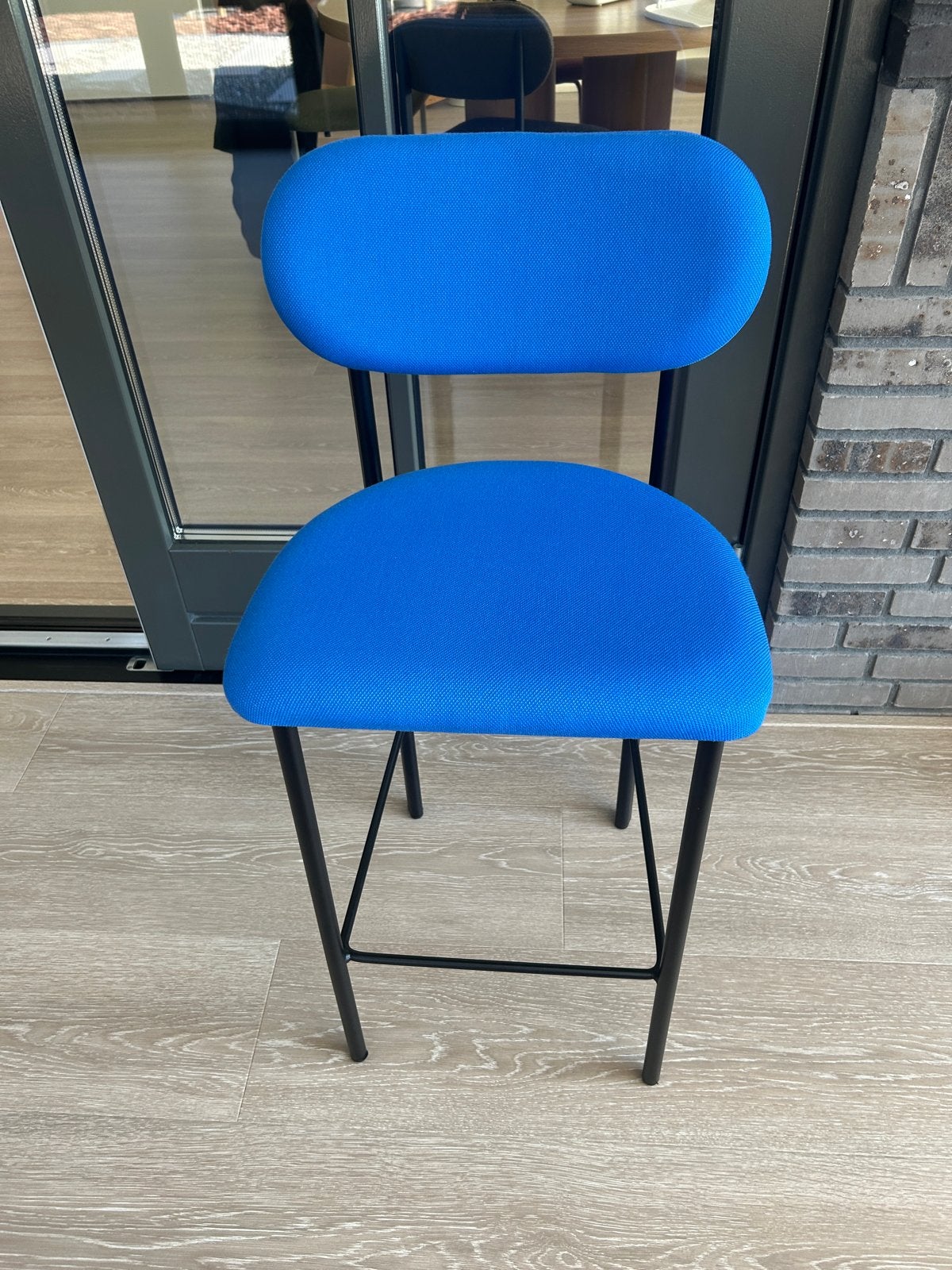 Studio HENK Oblique Chair, Huis en Inrichting, Barkrukken, 60 tot 90 cm, Nieuw, Ophalen of Verzenden, 1 kruk