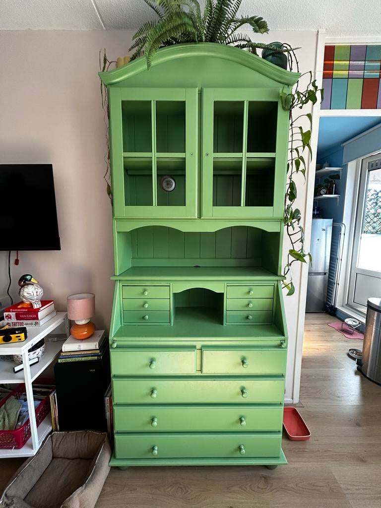 Groene buffetkast, Ophalen