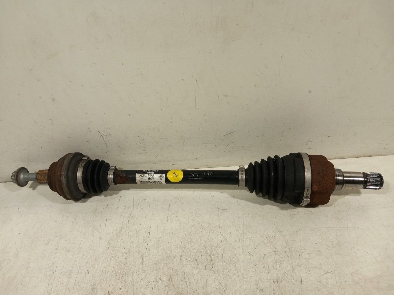 Aandrijfas links achter Volkswagen ID.3, Onderdelen@venauto.nl, Van der Ven Autorecycling B.V., Gebruikt, Ettenseweg 76, 4706 PB Roosendaal, The Netherlands