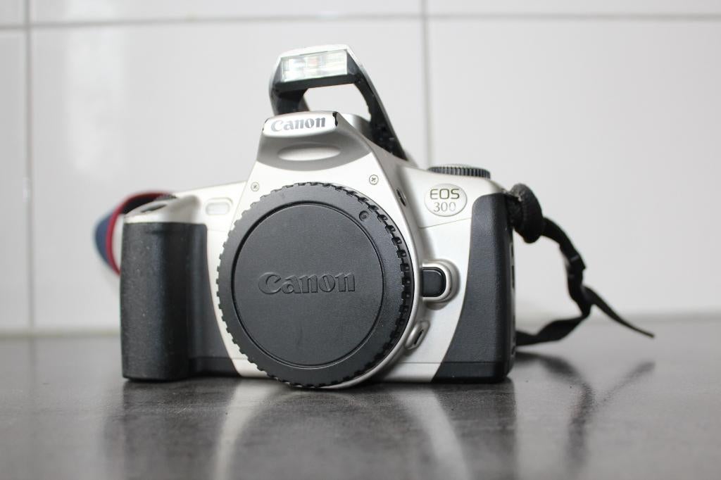 Canon EOS 300 BODY; getest en werkend., Audio, Tv en Foto, Fotocamera's Analoog, Ophalen of Verzenden, Gebruikt, Spiegelreflex
