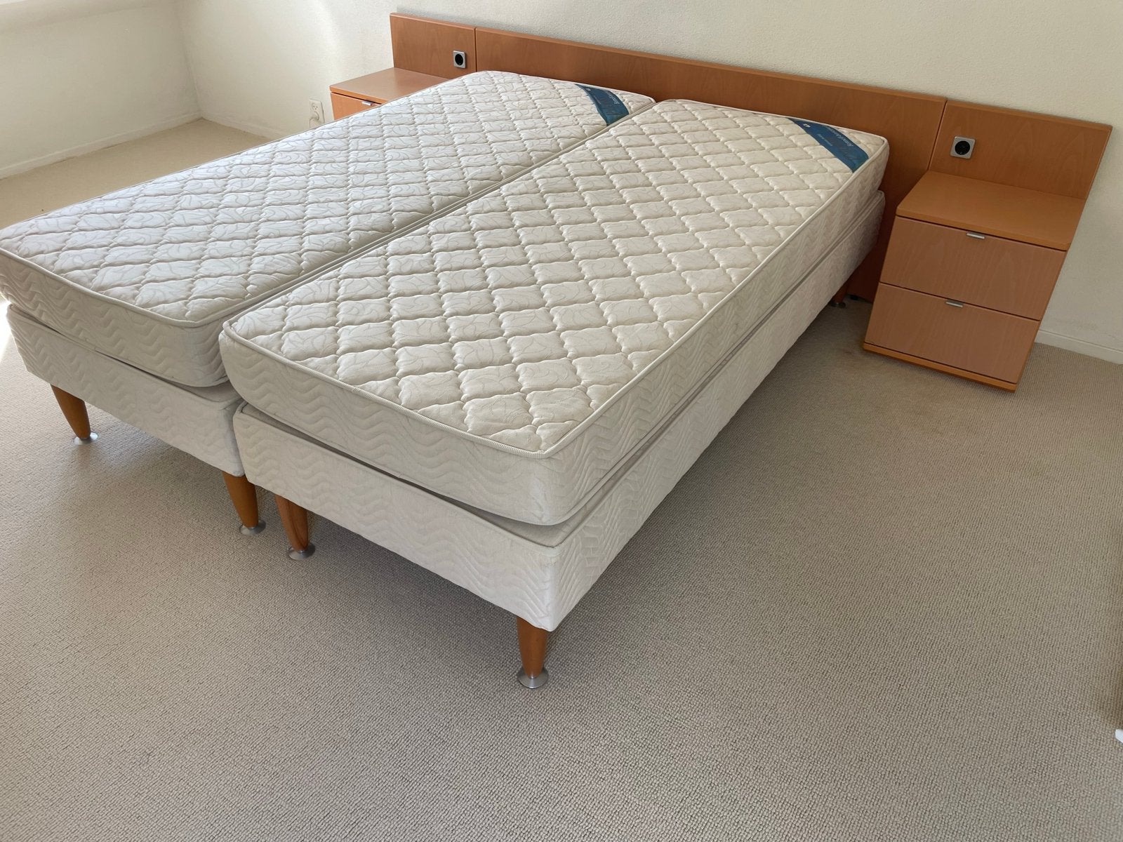 Hülsta bed met 2 nachtkastjes, Ophalen, Gebruikt, Tweepersoons, Neutraal