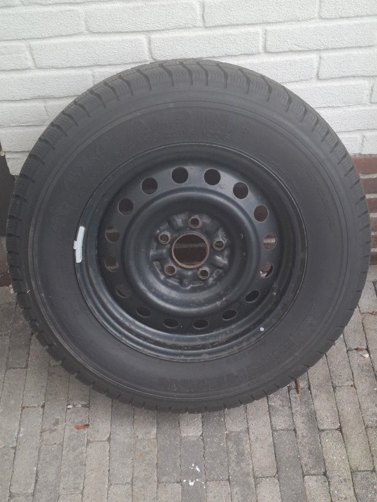 winterbanden plus velgen citroen c3, Ophalen, 215 mm, 16 inch, Banden en Velgen