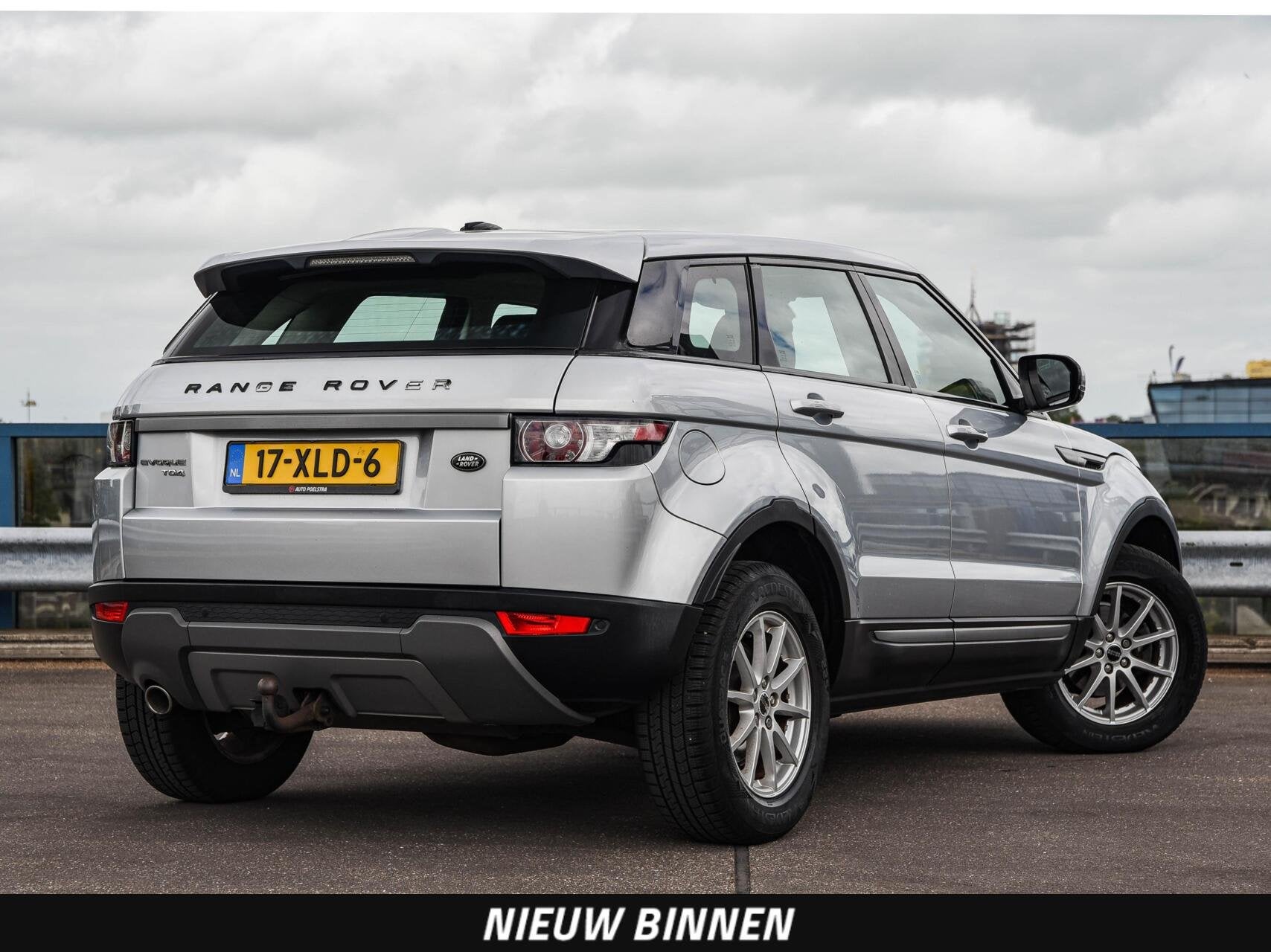 Land Rover Range Rover Evoque 2.2 TD4 4WD 150 PK Pure | Trek, Auto's, Euro 5, Zwart, 150 pk, Bedrijf