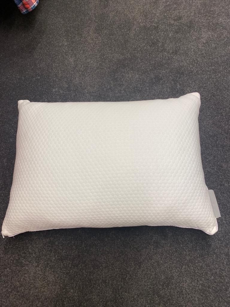 Nieuw kussen van Swiss Sense, Huis en Inrichting, Woonaccessoires | Kussens, Ophalen of Verzenden, Nieuw, Wit, Vierkant