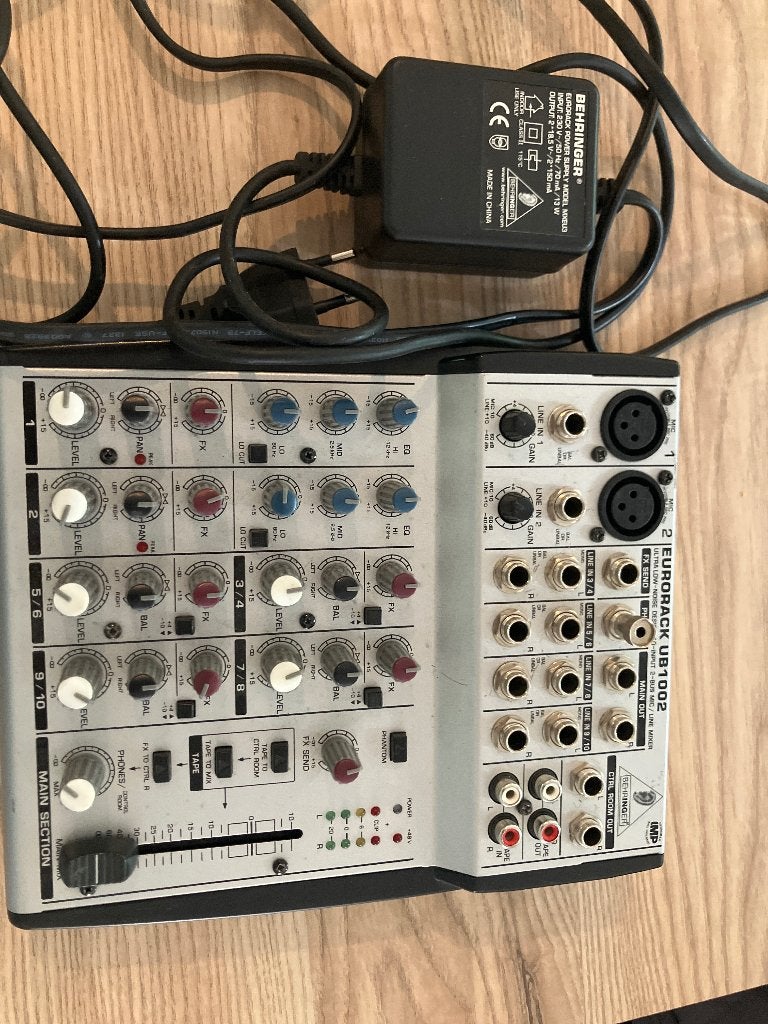 Behringer Eurorack UB1002 Mixer met 48V fantoomvoeding, Ophalen, Gebruikt, 5 tot 10 kanalen, Microfooningang