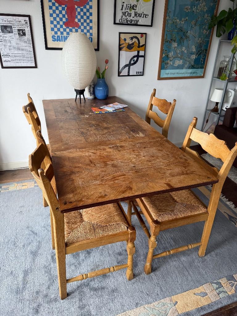 Antieke uitschuiftafel (opknapper), Huis en Inrichting, Ophalen, Gebruikt, Karakteristiek meubel met mooi structuur in het blad