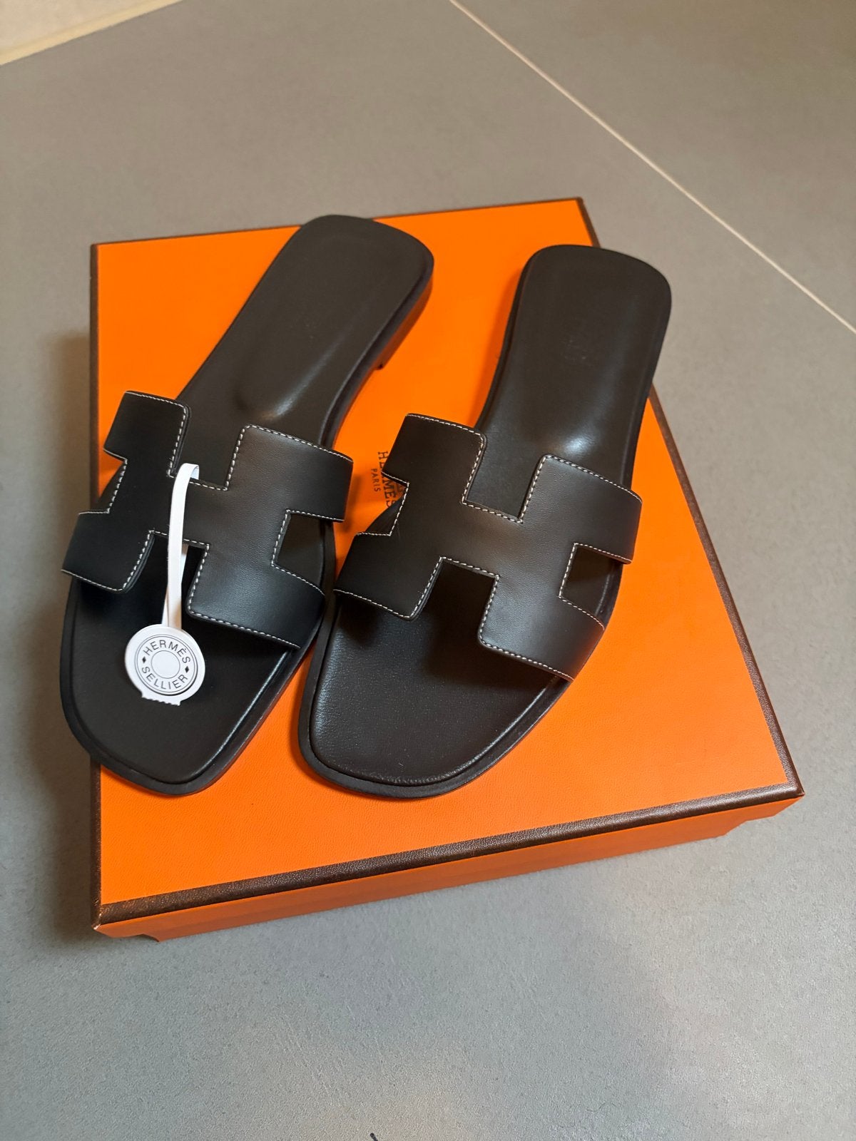 Hermès dames slipper maat 39 nieuw, Kleding | Dames, Ophalen of Verzenden, Nieuw, Zwart, Slippers