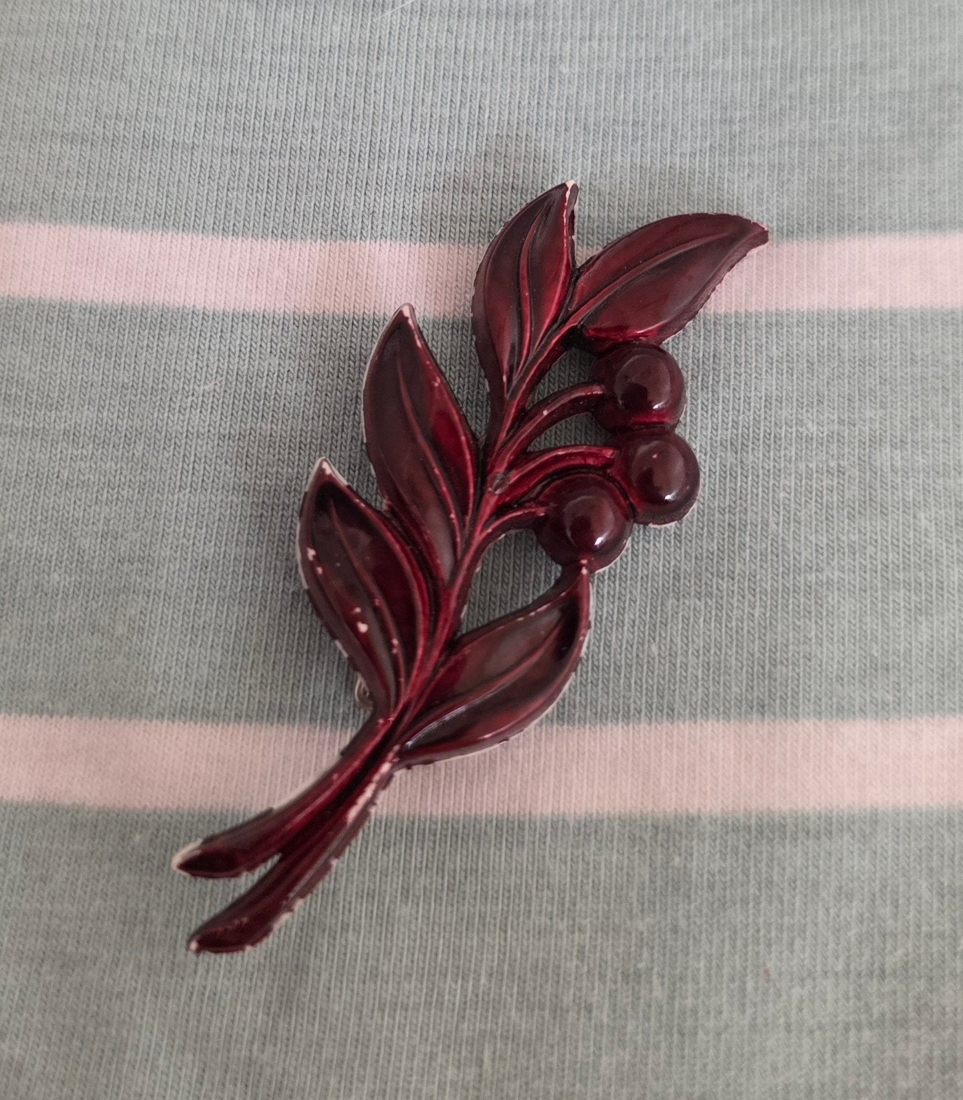 Originele Vintage broche  HULST-TAK, Ophalen of Verzenden, Zo goed als nieuw, 4 tot 7 cm, Overige materialen