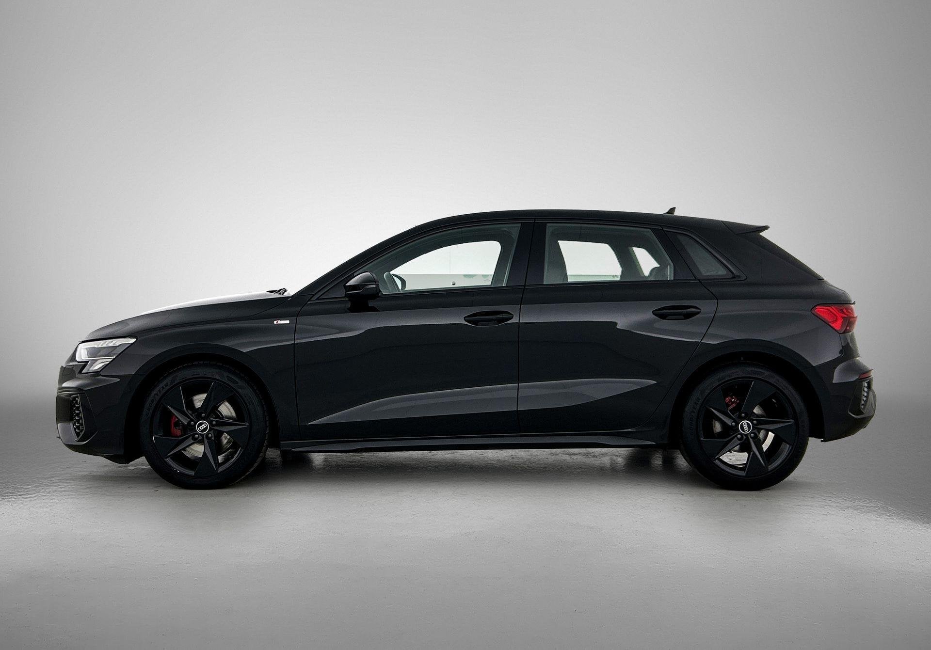 Audi A3 Sportback 30 TFSI S edition 110 PK | S-line | Automa, Auto's, Audi, 12 maanden, Gebruikt, Leder en Stof, Zwart