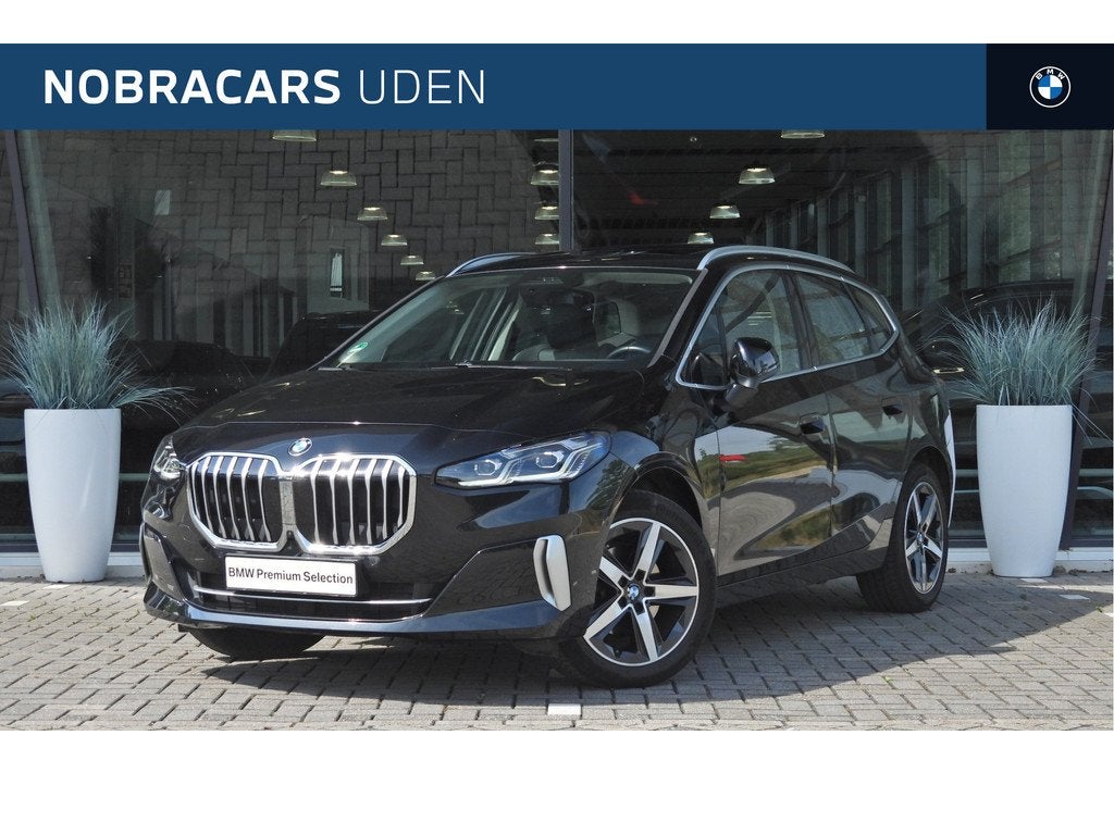 BMW 2 Serie Active Tourer 218i Automaat / Trekhaak / Panoram, 136 pk, Gebruikt, Met garantie (alle), 1445 kg