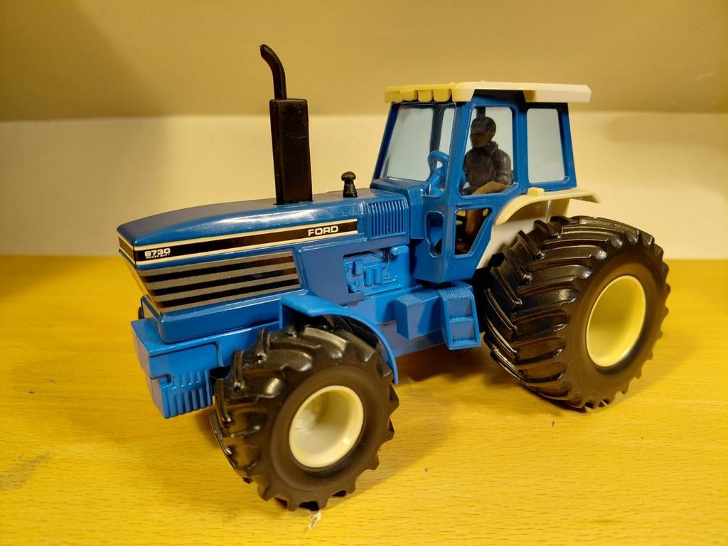 Ford 8730 power shift.  Britains, Hobby en Vrije tijd, Modelauto's | 1:32, Ophalen of Verzenden, Zo goed als nieuw, Tractor of Landbouw